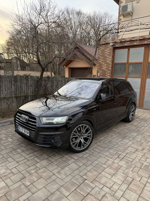 Audi Q7 / 3 x S Line / Panoramic / Matrix / Distronic Plus / 7 Locuri