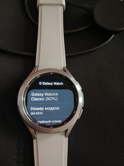 Samsung Galaxy Watch 4 Classic zudlik bilan sotiladi. Срочно продам