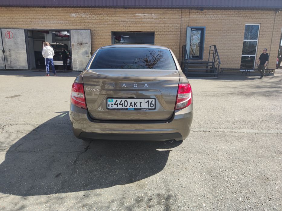 Продам Ладу Гранту FL