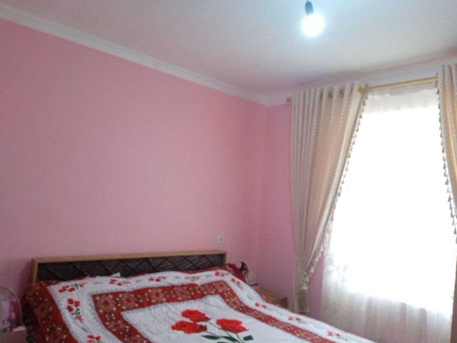 Nurafshonda 3 xonala kvartira sotiladi