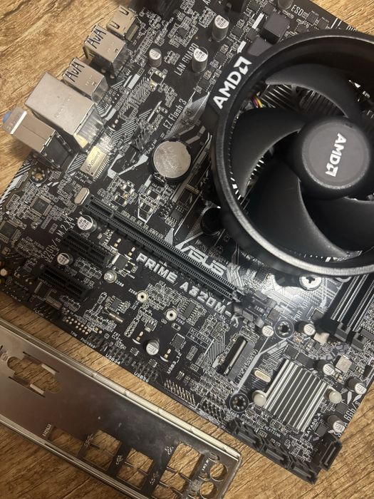 Pc kit ryzen 5 Pro 3400G