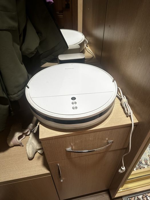 Продам пылесос Dreame Robot Vacuum-Mop F9
