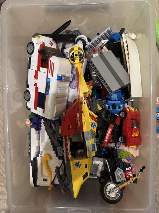 Продаеться лего оригинал