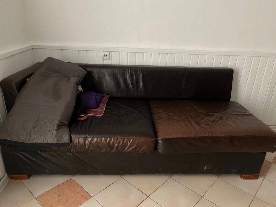 Диван сатылады..