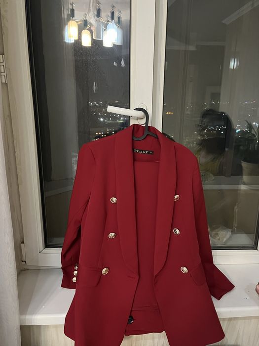 Продается одежда (подробности в описании)