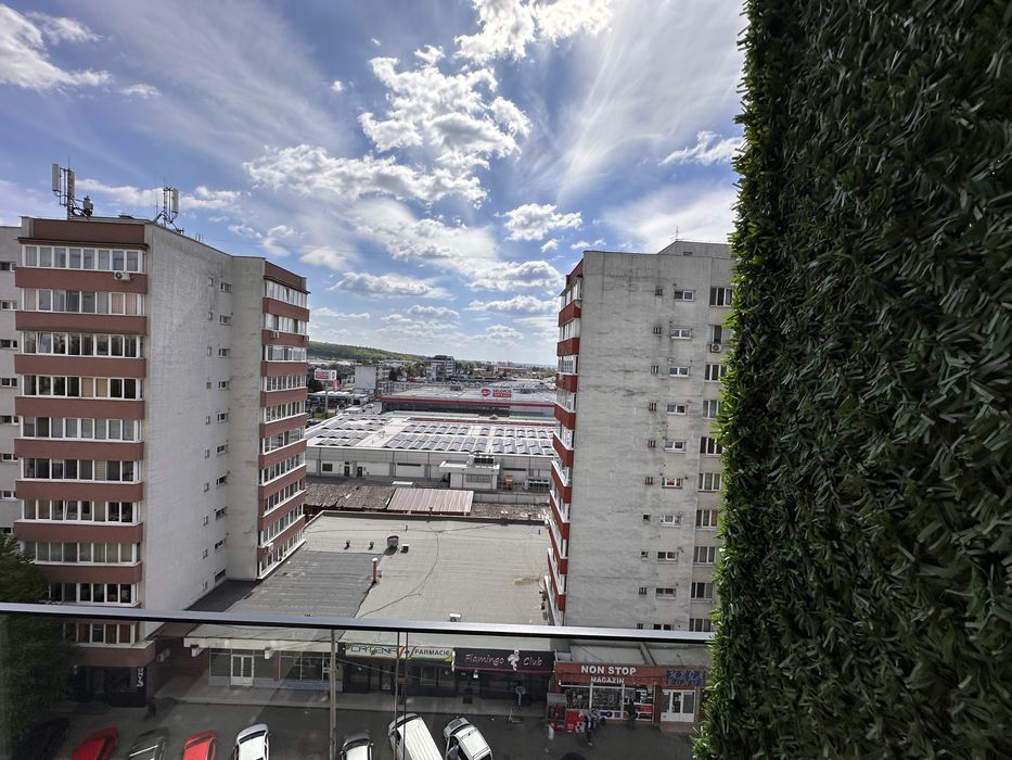 Vand apartament nou si finisat la Vivat Residence
