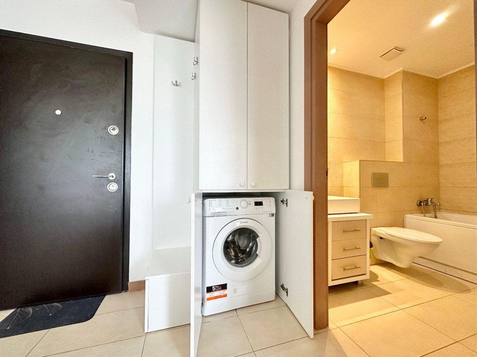 Apartament cu 2 camere de închiriat cu vedere spre piscină