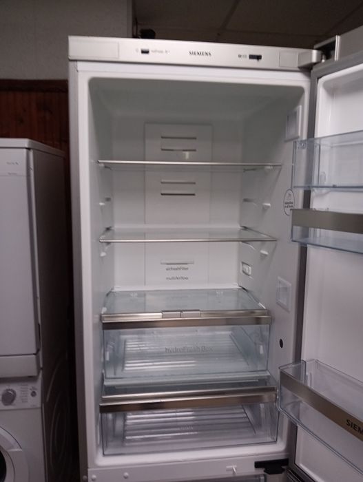 Иноксов комбиниран хладилник с фризер Сименс Siemens 2 години гаранция