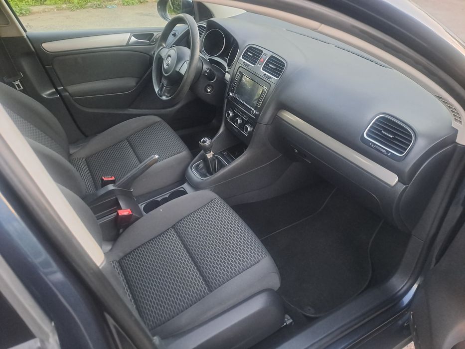 Volkswagen Golf 6 An 2010 Motor 1,4 MPI  Unic Proprietar