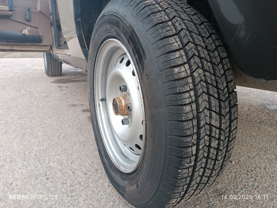 Лада Ваз 2108 Спутник 1987 года.