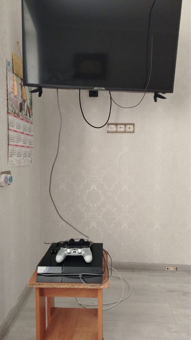 Playstation 4    2джойстика.