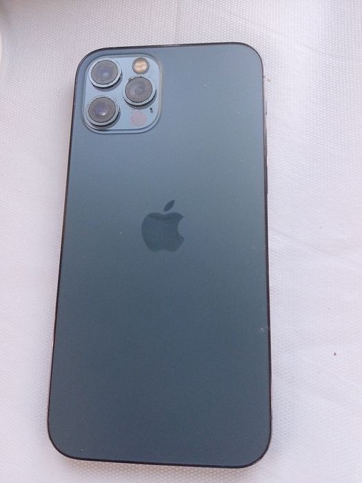 Продам iphone 12про  70000