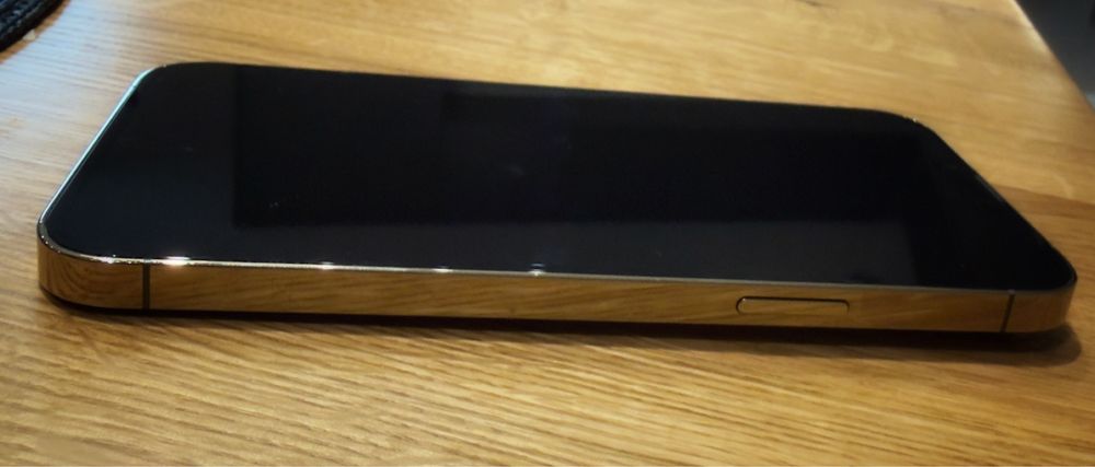 IPhone 13 Pro Max/ GOLDEN /