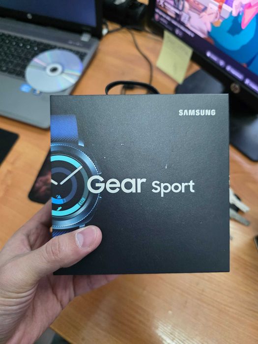 Продам Samsung Gear Sport