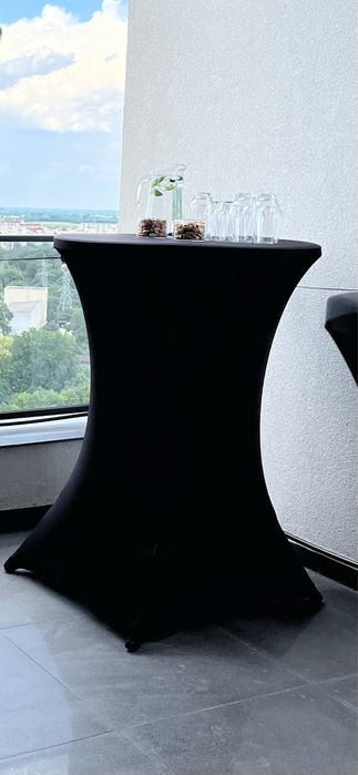 Под наем - 2 бр. коктейлни маси 80х110 см