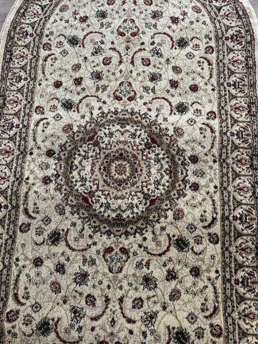 Продам ковер (новый)