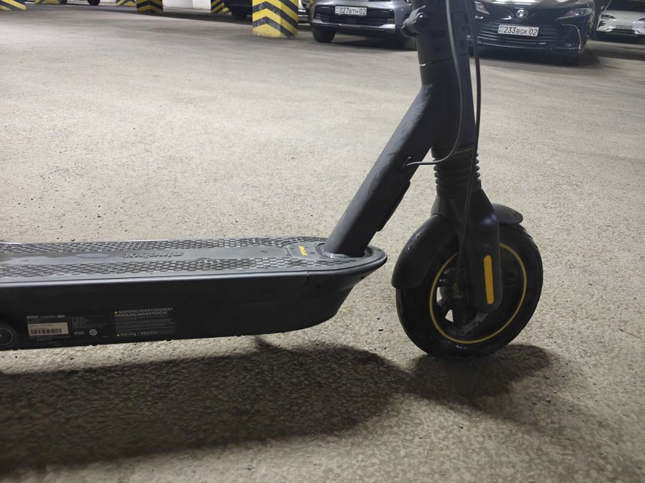 Ninebot KickScooter MAX G2 серый
Ninebot KickScooter MAX G2 серый