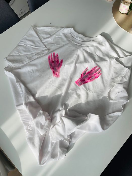 Дамска ръчно рисувана тениска