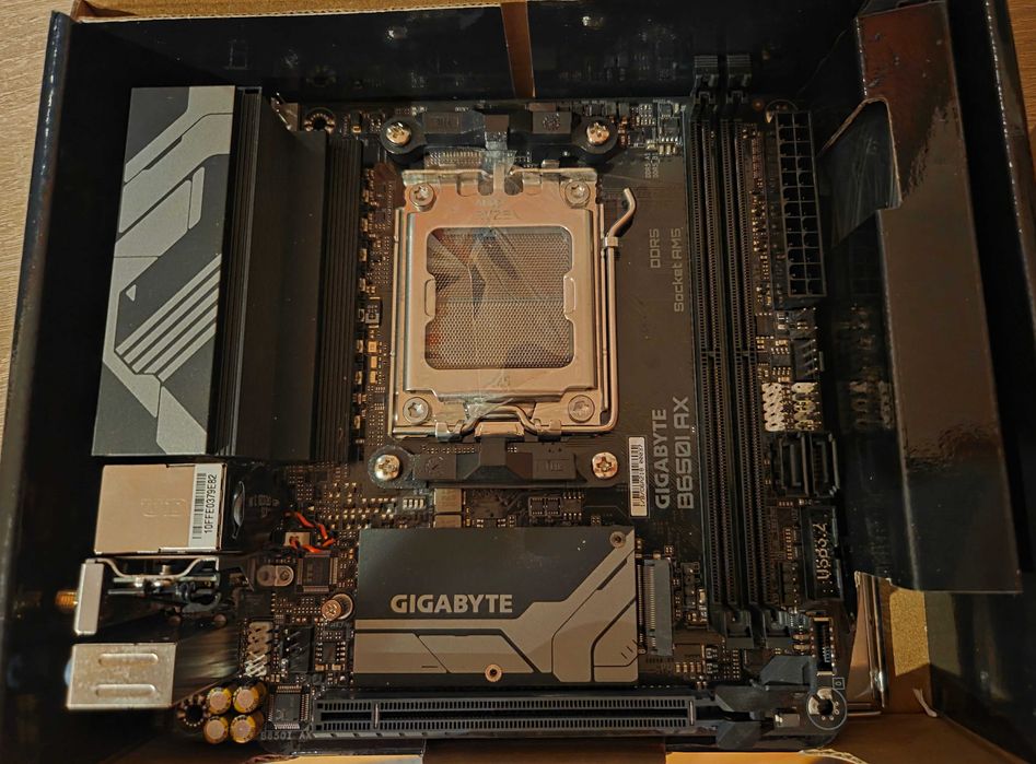 Sistem Desktop PC INTEL NUC 9 + Placa de baza + Cooler PC