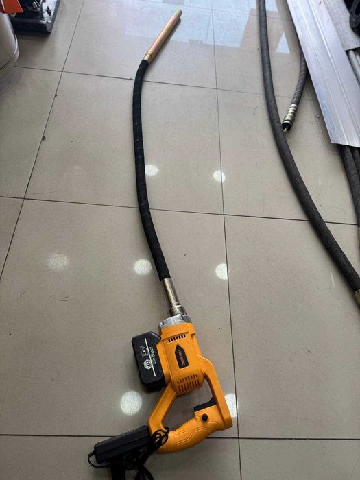 Ручной вибратор 1.5m от Fora