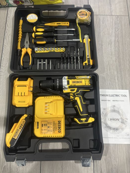 Set complet Bormasina Autofiletant cu acumulator 8Ah