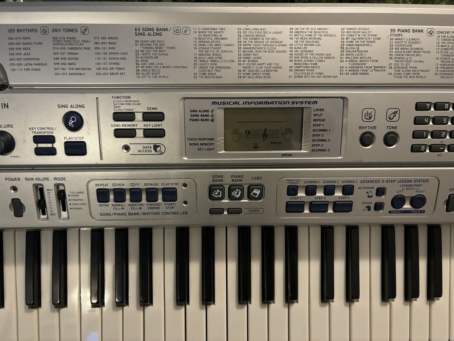 Vand orga Casio, pret 500 lei