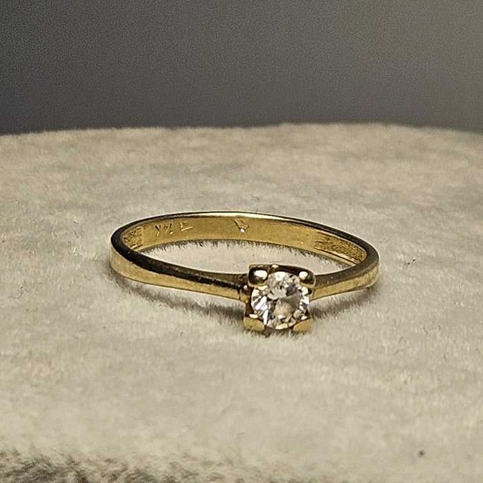 Inel din aur galben cu piatra 14K, 1.96 Grame