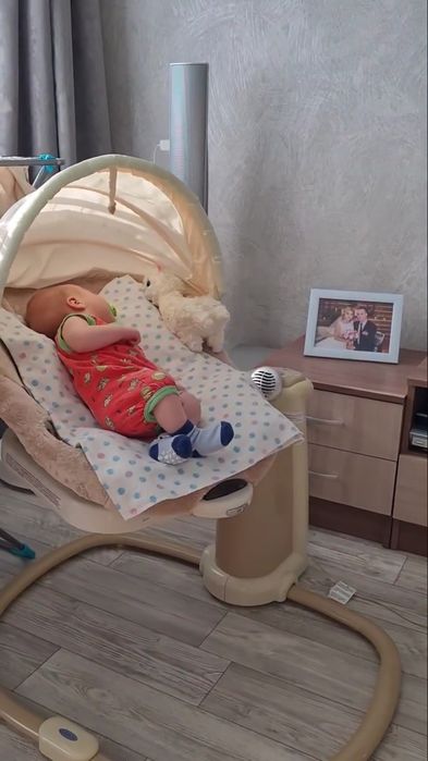 Продаётся электрическая люлька