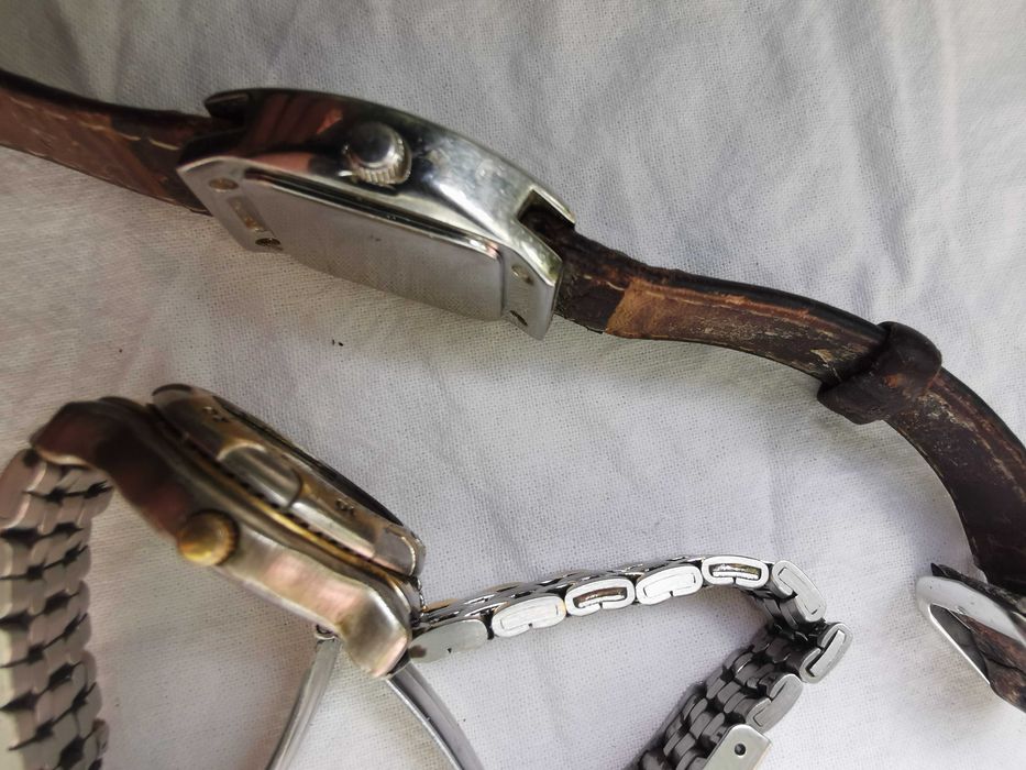 Ceasuri Fossil si Sekonda functioneaza cu baterii (quartz)