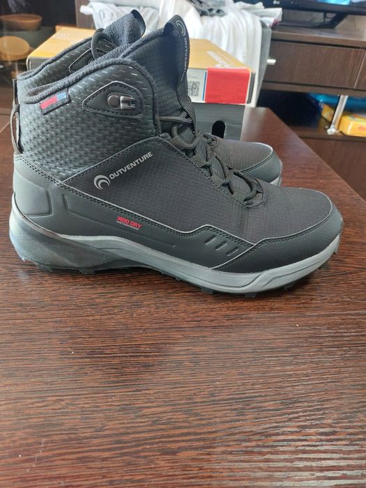 Зимняя обувь кроссовки