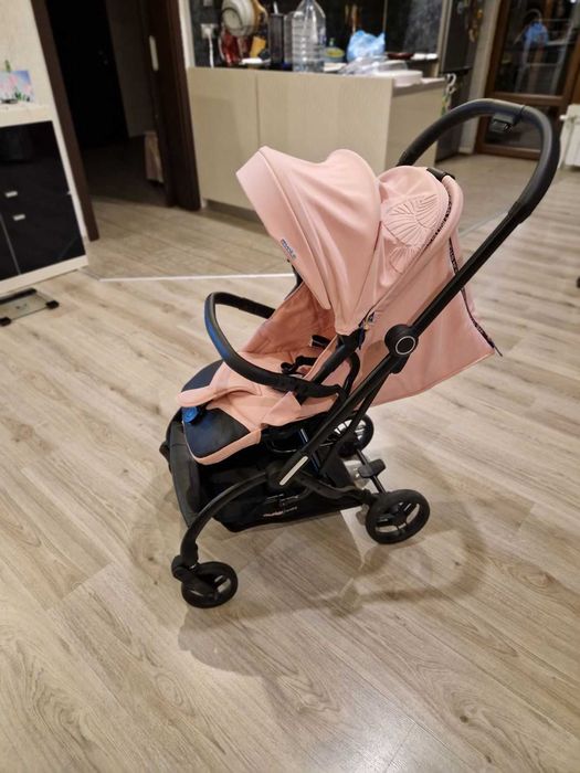 Лятна количка Chipolino Revolut 360 pink