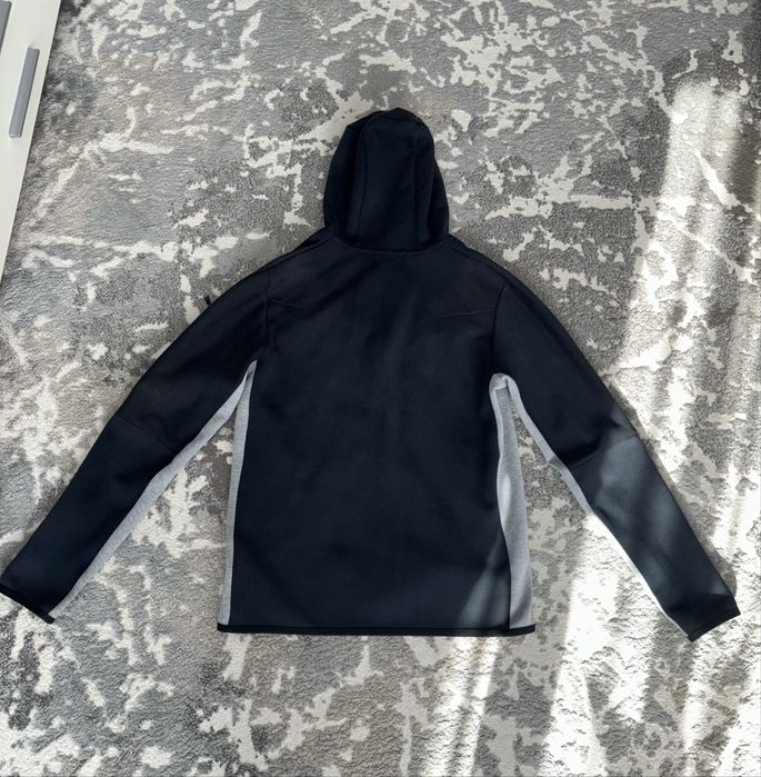 Nike Tech Fleece – Gri/Negru (doar hanorac)