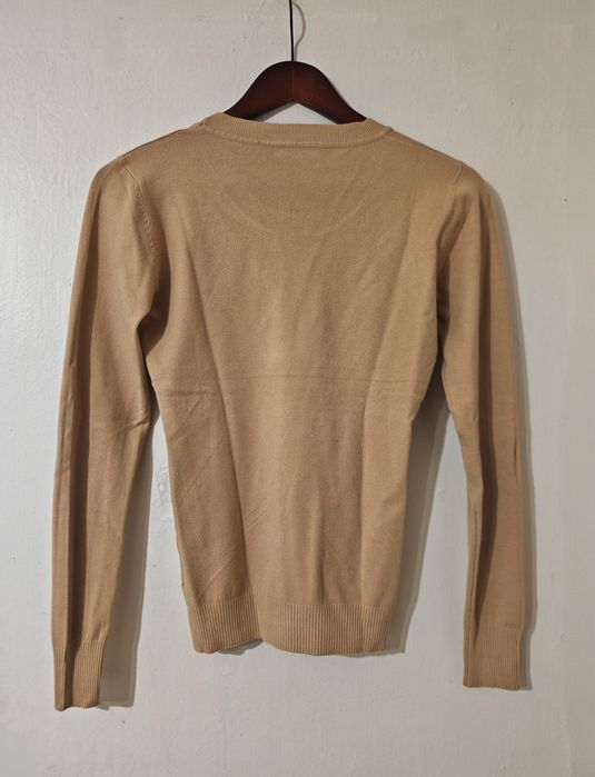 Нова бежова дамска блуза с дълъг ръкав S M размер тънък пуловер