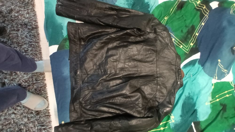 Geacă neagră, din piele,  XL