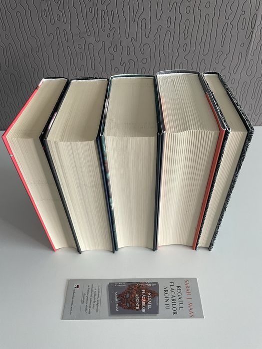 Seria acotar regatul spinilor si al trandafirilor sarah j maas