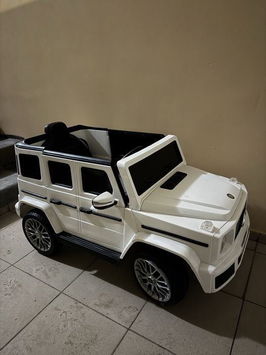 Продам Машинку на пульте