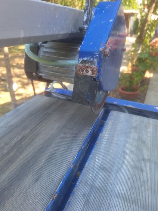Mașină electrică de tăiat gresie și faianță