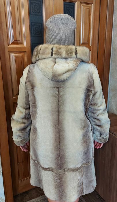 Новая шуба из мутона. 54-60 размер. Отличный подарок.