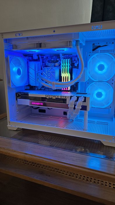 Pc gaming white Ryzen 7 5700x, rtx 3080, 32gb ddr4, 1tb ssd