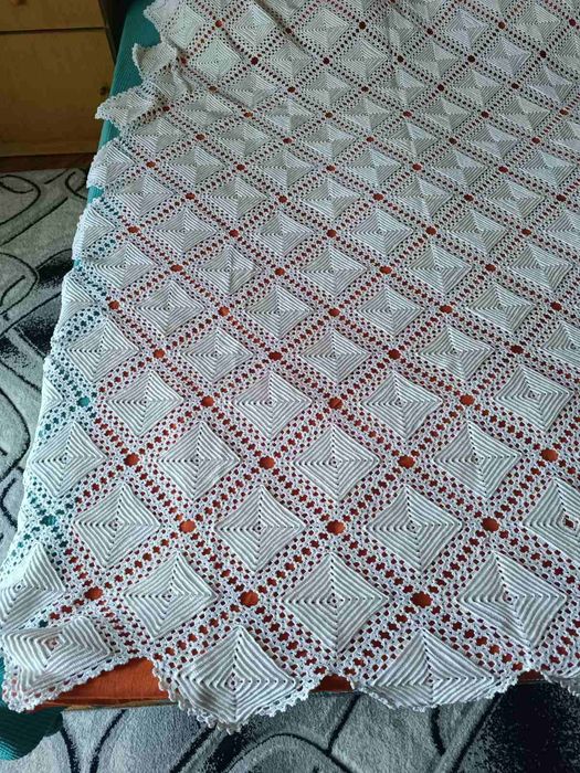 Плетени карета на ръка