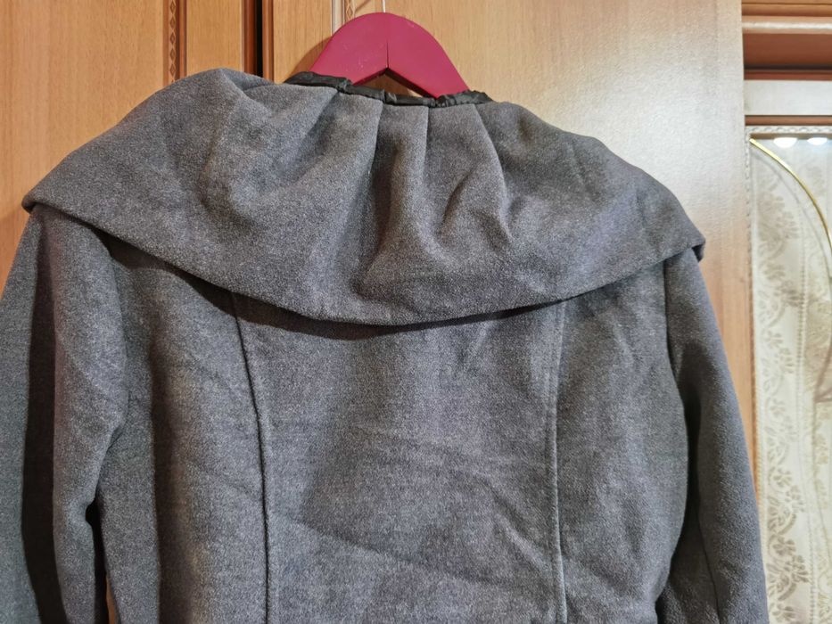 Елегантно младежко палто за пролет- есен от тънка вълна