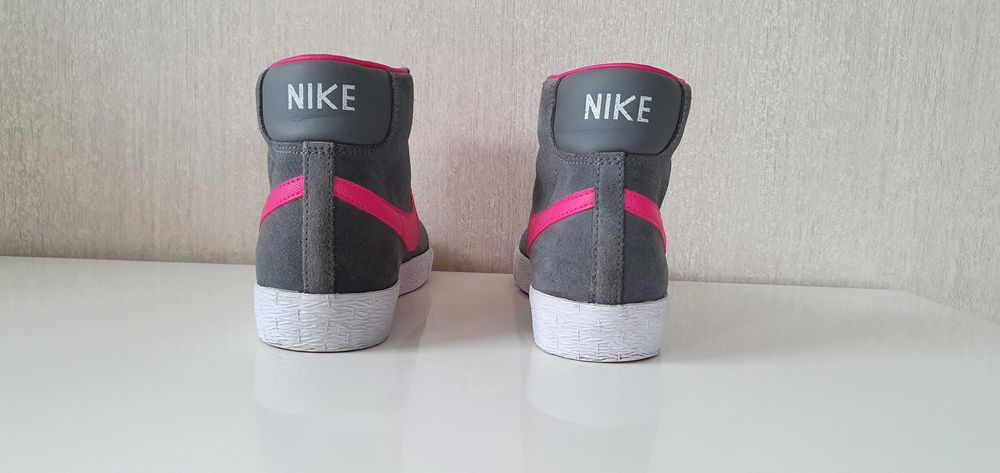 adidasi fete/dame Nike Blazer nr 35,5 /piele/ca noi