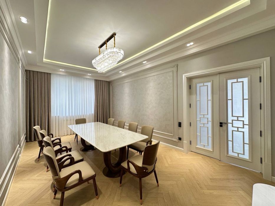 Современный новый дом с мебелью  на академ городке