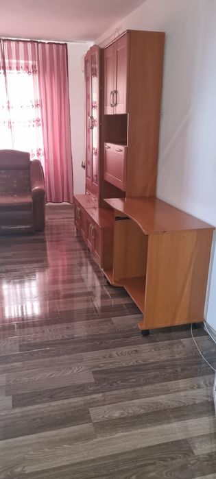 Închiriez apartament 3 camere 550 euro