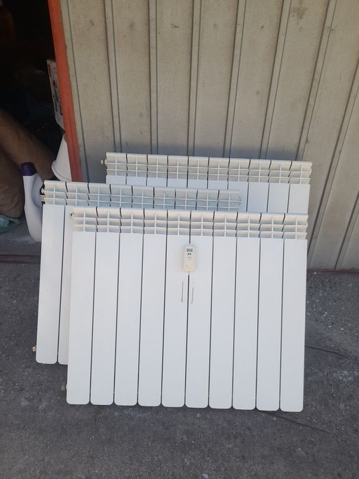Vând calorifer de aluminiu 10 elemenți