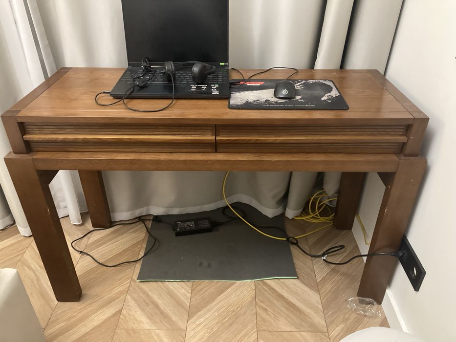 Продам качественный стол