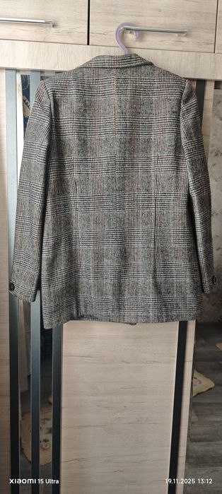 Продаю женский, димисезонный пиджак, размер подойдёт на 48-50.