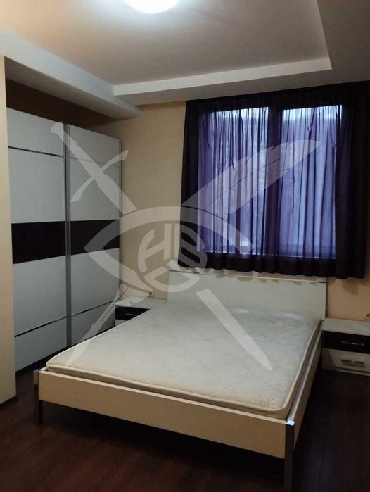 Дава се под наем Тристаен апартамент в София, Витоша - 140 кв.м за 1000 € - Снимка #2