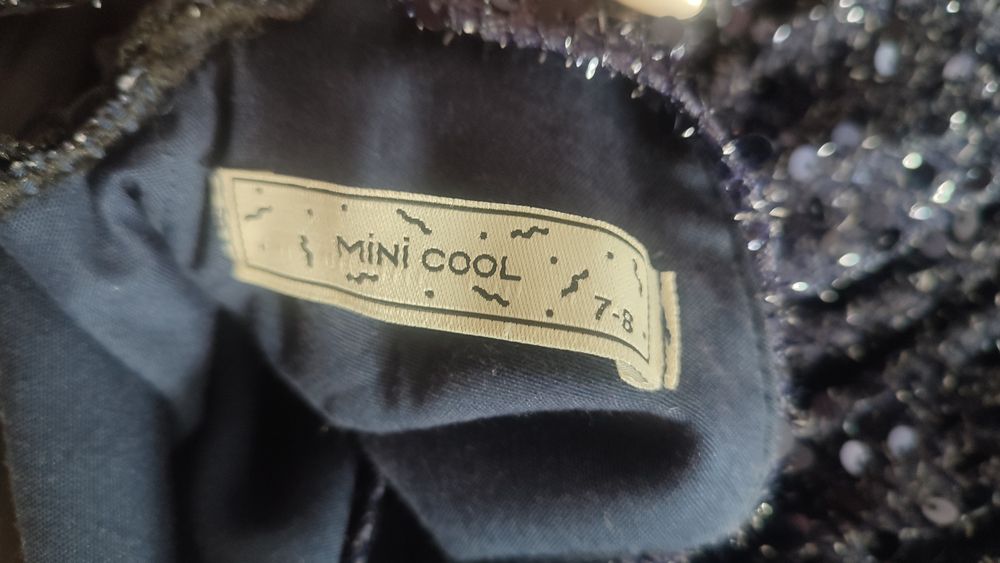 Детска лъскава рокля с пайети