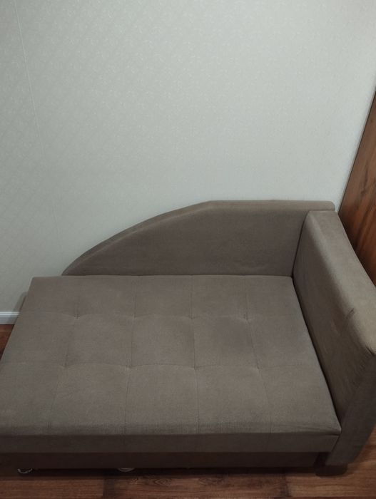 Мини - диван -кровать ,под рост до 180 см